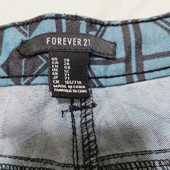 Ombre Tribal Print Jeans - Picture 6 of 7